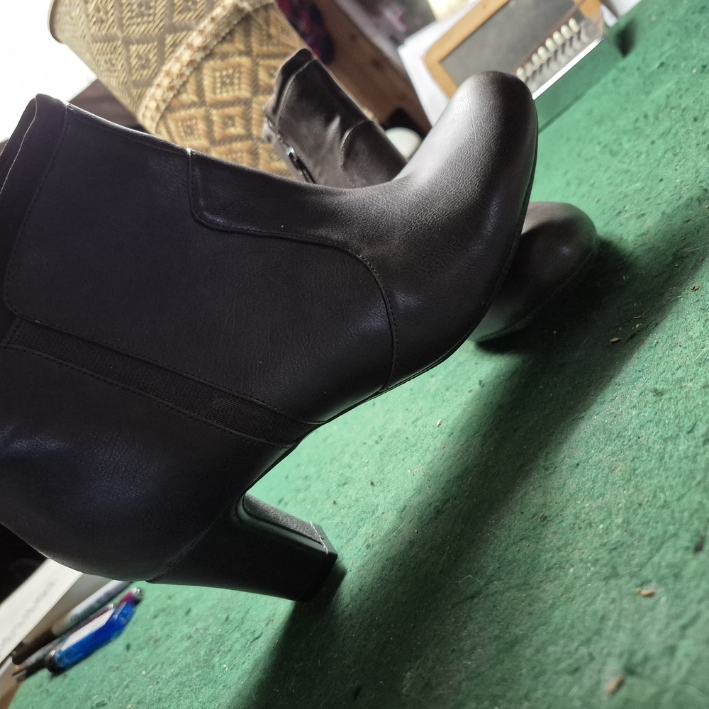 Elegant Black Ankle Boots